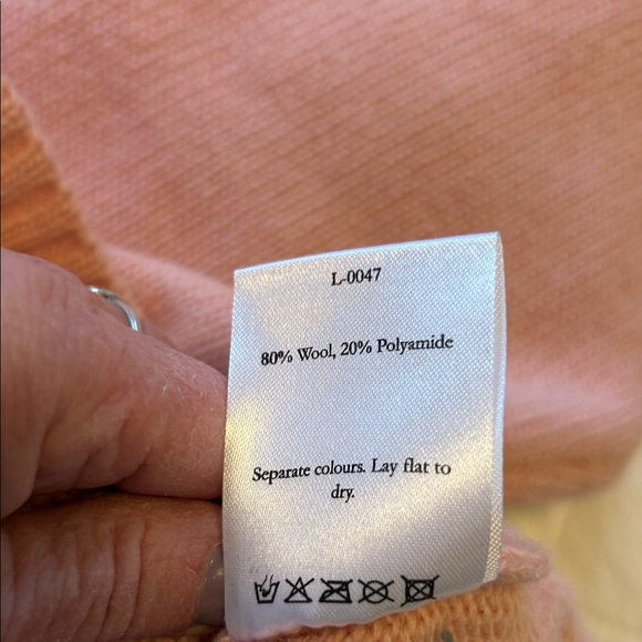 Elegant Pink Turtleneck Sweater - Picture 7 of 8